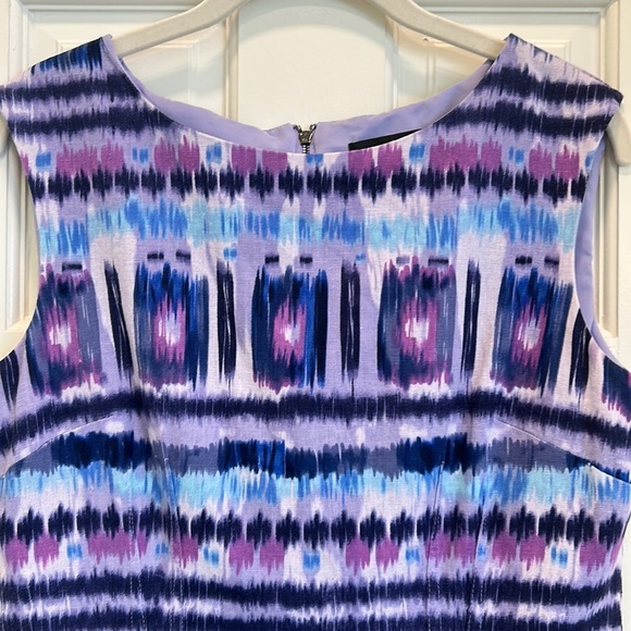 Tahari Purple Print Linen & Rayon Sleeveless Dress Work or All Occasions sz.8 - Picture 3 of 8